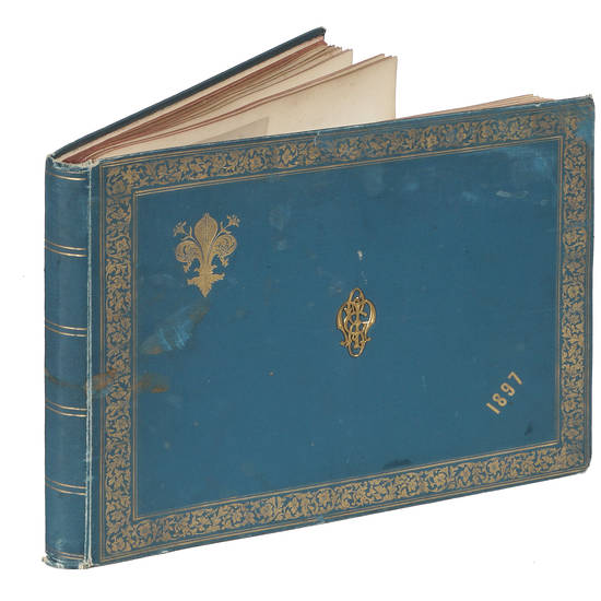 Album fotografico contenente 47 foto di Firenze, Milano e di Bruxelles.