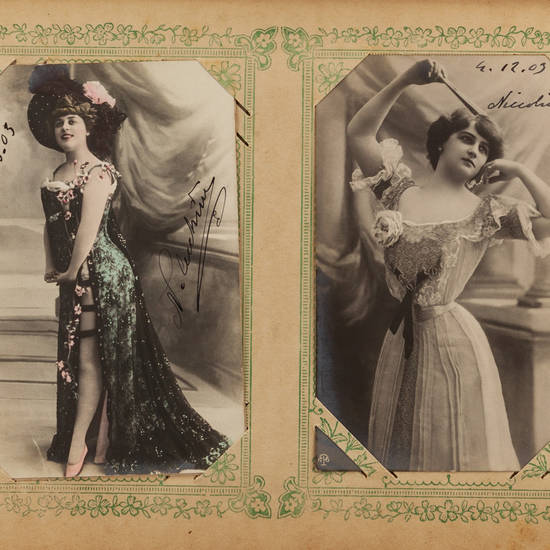 ALBUM di n. 86 cartoline di cui 29 raffiguranti attrici di varietà e figure femminili varie; 1 raffigurante un paesaggio di montagna; 56 della serie dei papi (probabilmente completa, num. 1-56). ALBUM di n. 86 cartoline di cui 29 raffiguranti attrici di varietà e figure femminili varie; 1 raffigurante un paesaggio di montagna; 56 della serie dei papi (probabilmente completa, num. 1-56).