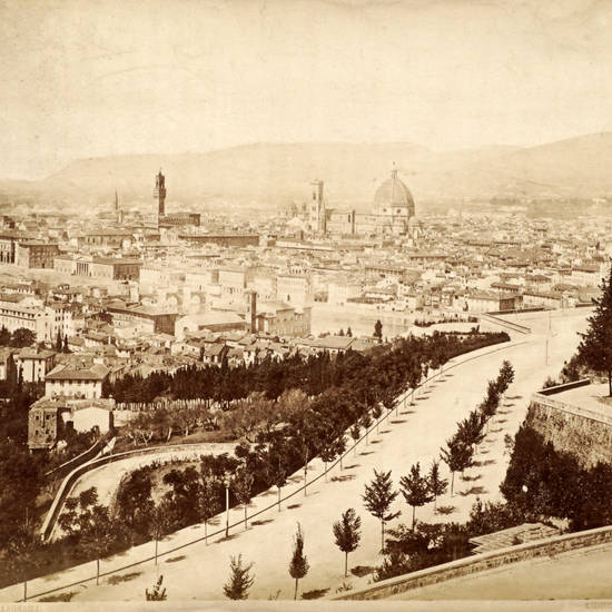 Album fotografico contenente 47 foto di Firenze, Milano e di Bruxelles.